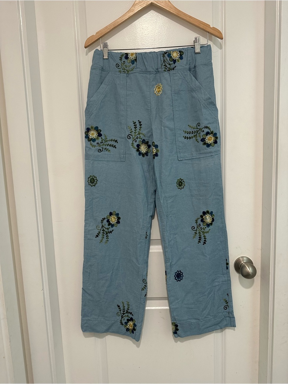 Women’s Blue Floral Embroidered Pull-On Pants Wide Leg